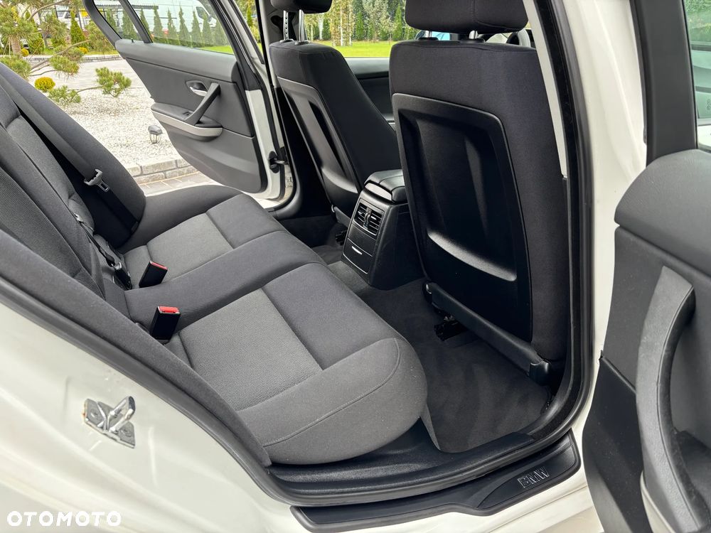 BMW Seria 3 320d - 30