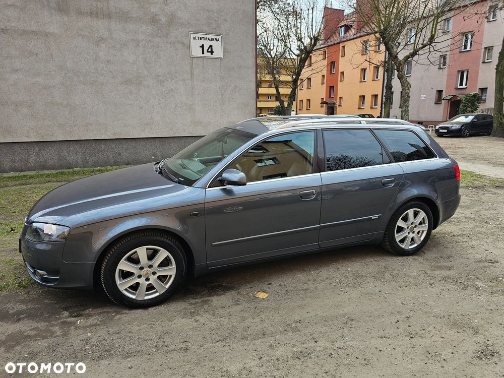 Audi A4 Avant 2.0 T FSI quattro - 6