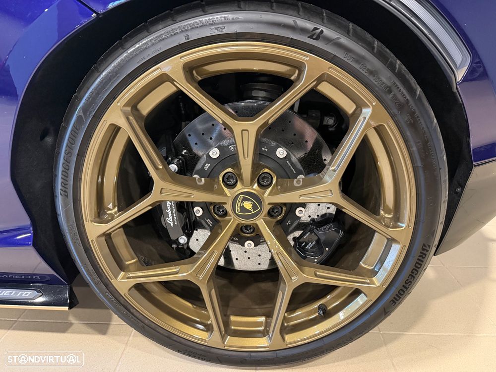 Lamborghini Revuelto 6.5 V12 - 44