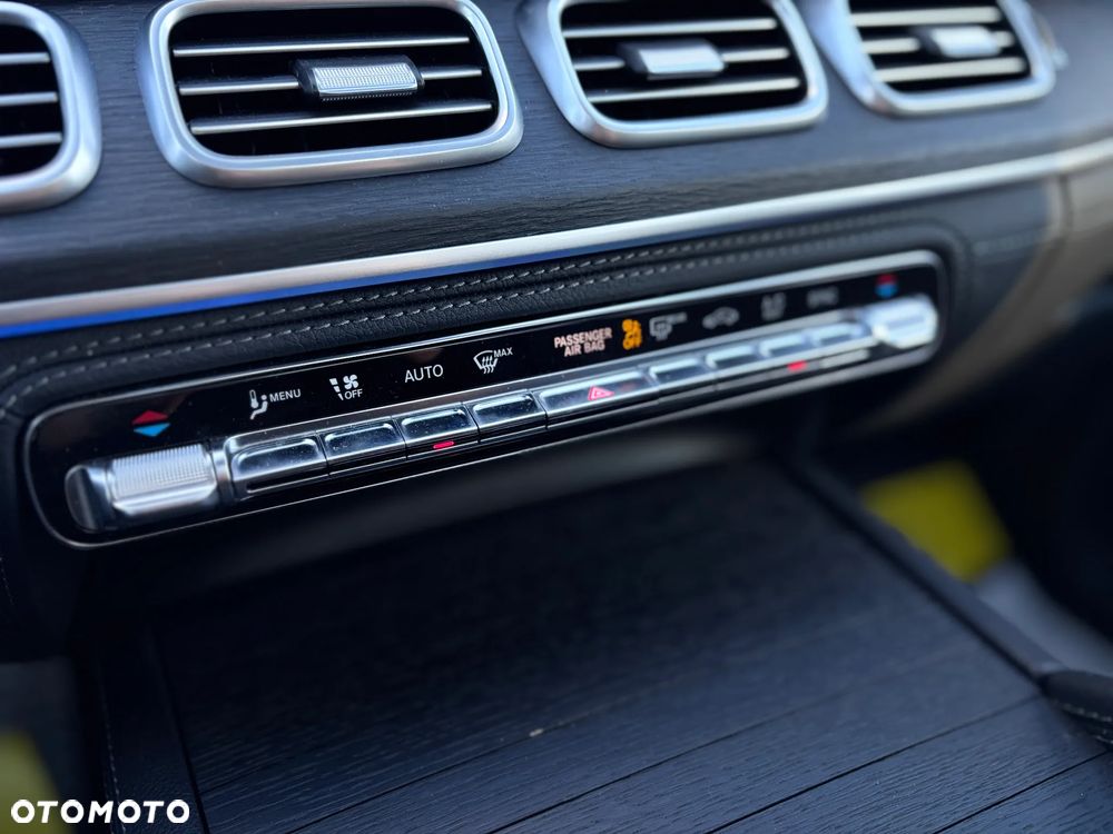 Mercedes-Benz GLE - 32