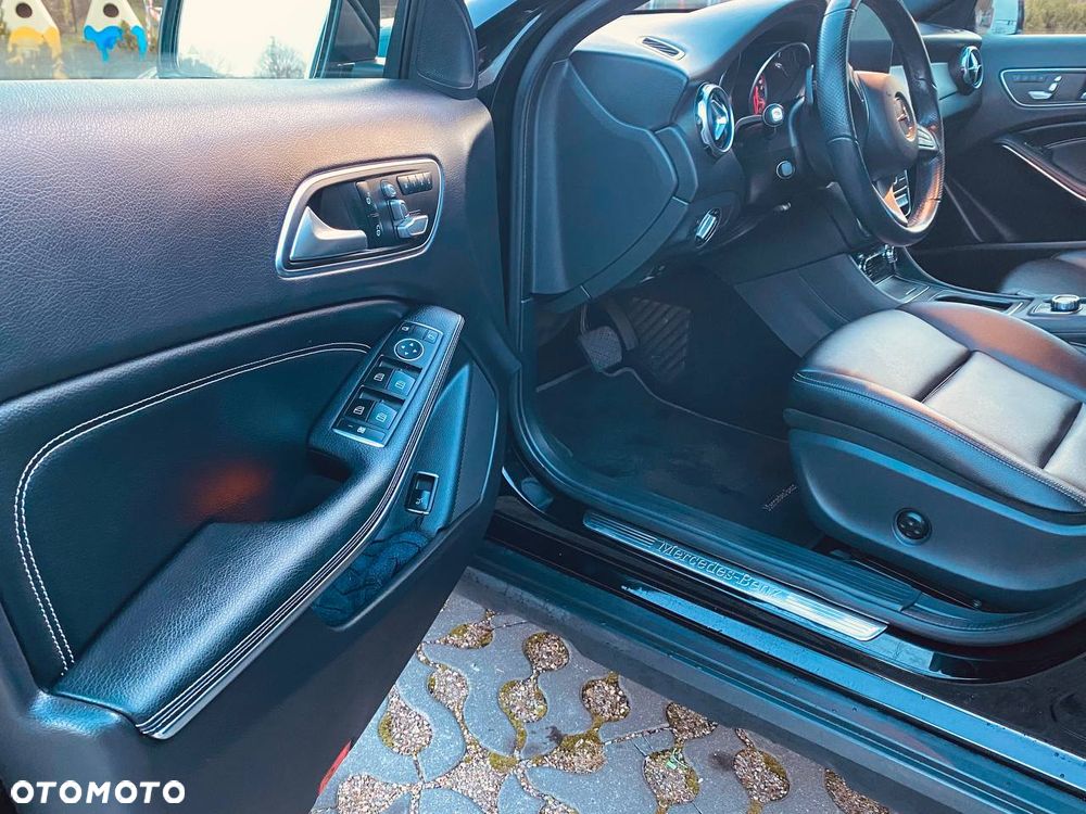 Mercedes-Benz GLA - 10