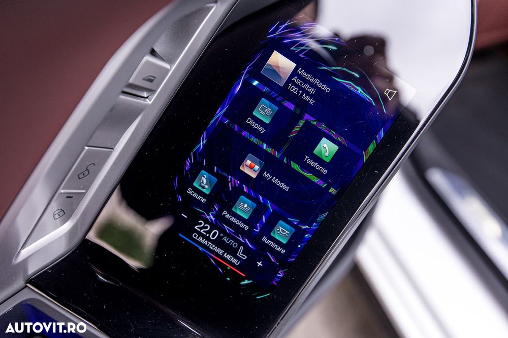 BMW Seria 7 740d xDrive MHEV - 31