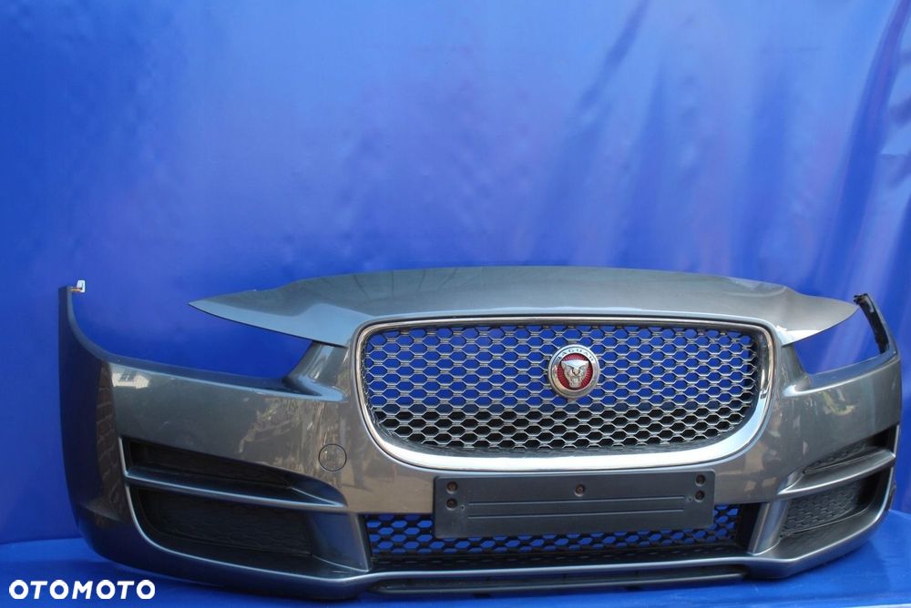 Atrapa chłodnicy grill znaczek emblemat stan BDB OE Jaguar XE X760 - 4