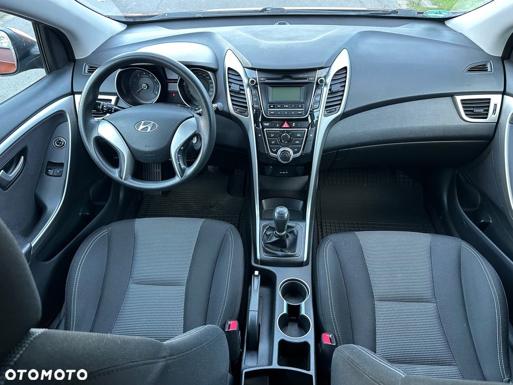Hyundai i30 1.4 Intro Edition - 10