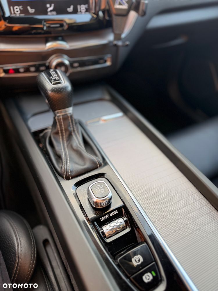 Volvo XC 60 D4 Geartronic RDesign - 20