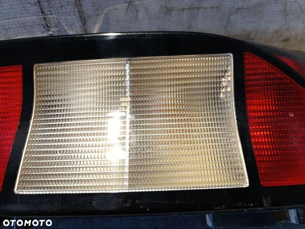 VOLKSWAGEN CADDY V 2K7  LAMPA PRAWA TYŁ 2K7945096 - 4
