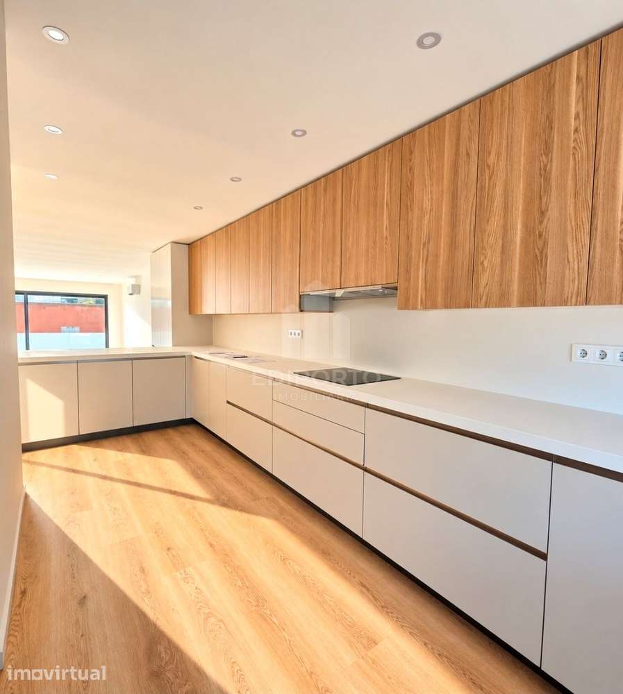 Moradia T3+1 com Terraço Panorâmico e Vista Mar - Leça da Palmeira
