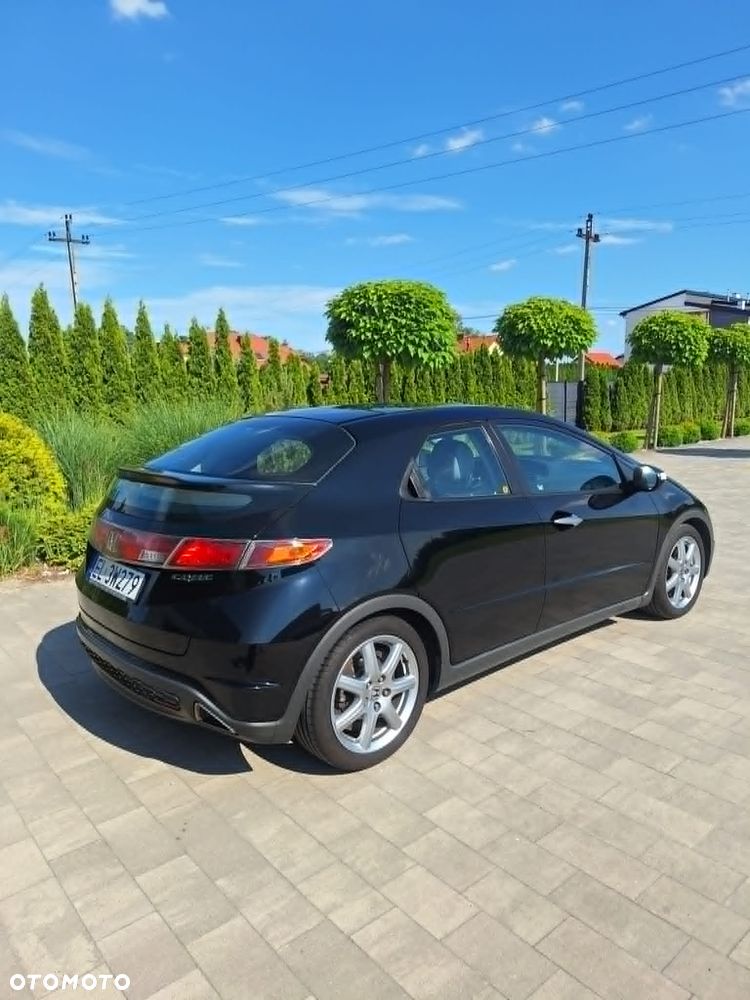 Honda Civic 1.8 Executive - 11