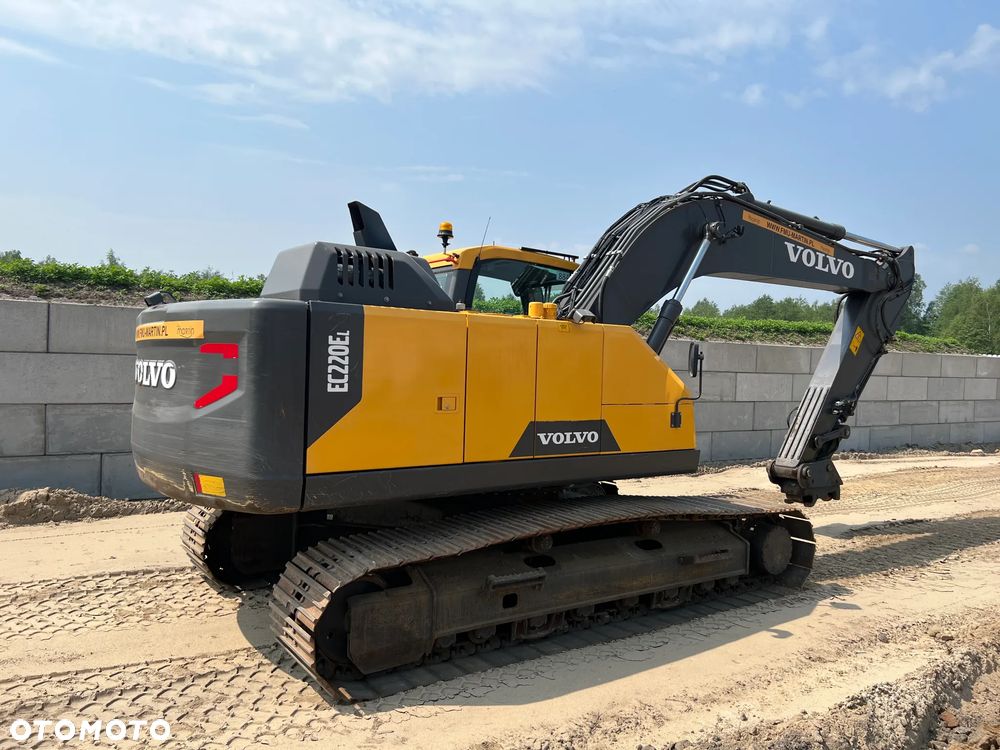 Volvo EC 220 EL - 19