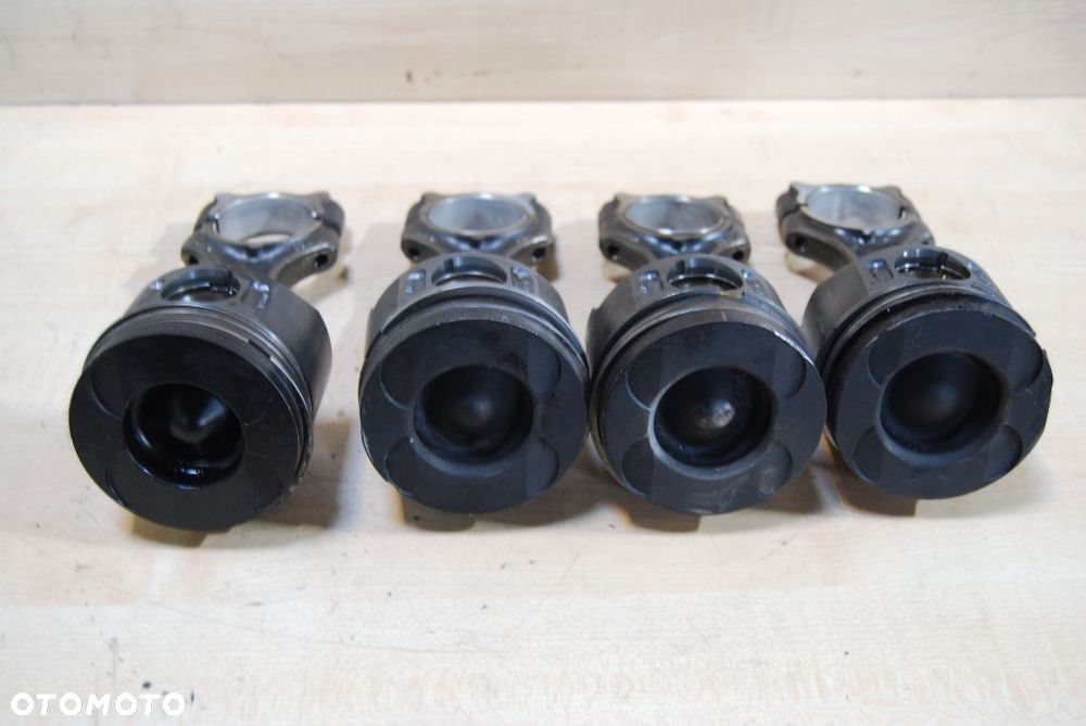 TŁOKI KORBY TŁOK MERCEDES 2.2 CDI SPRINTER - 2