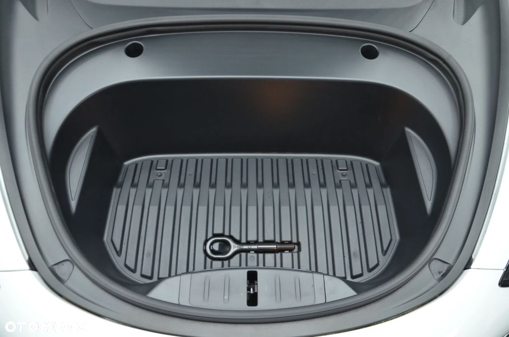 Tesla Model 3 - 22
