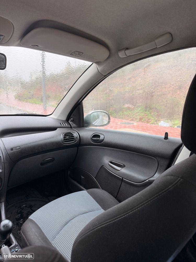 Peugeot 206 1.1 XT - 9