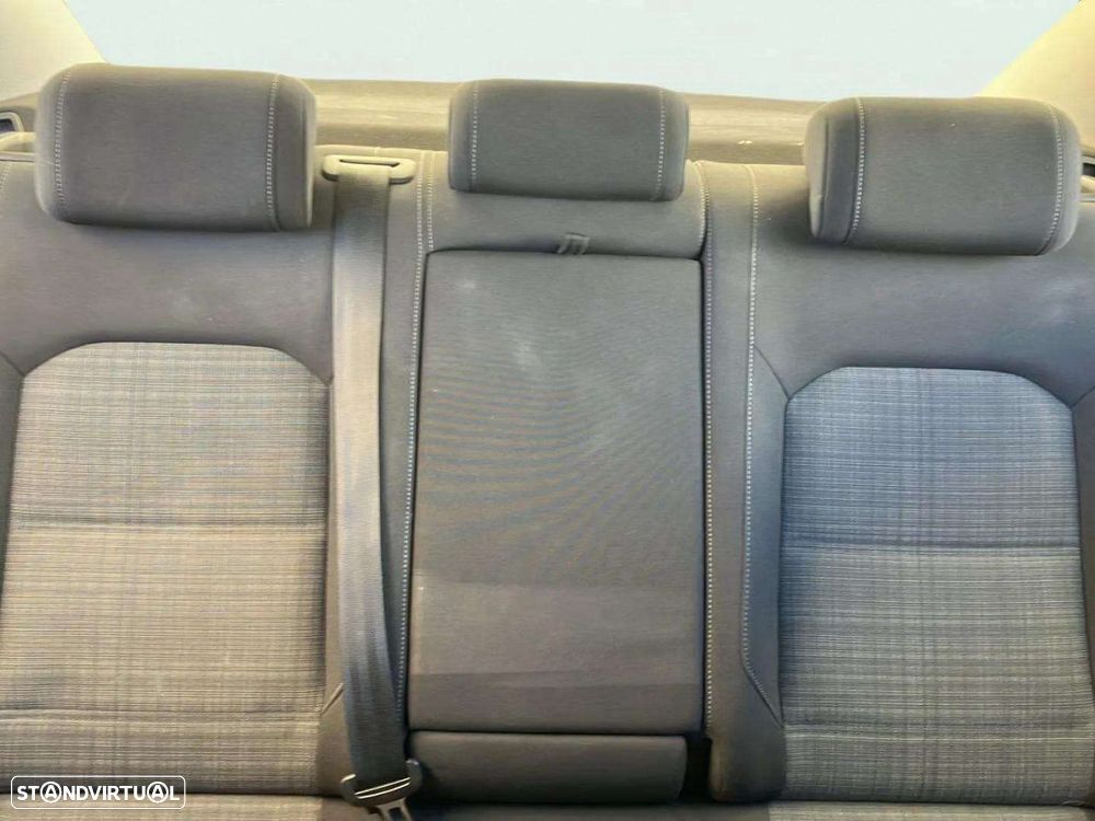 VW Passat 1.6 TDI Business DSG - 15