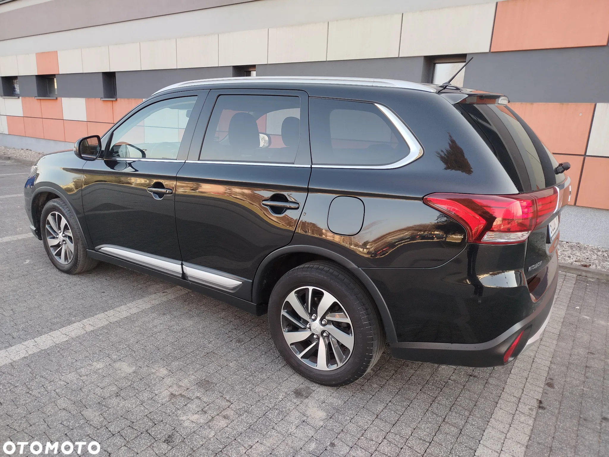 Mitsubishi Outlander 2.2 DID Intense + - 3