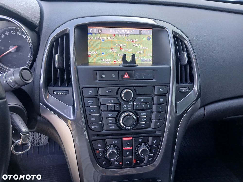 Opel Astra 1.4 T Executive EU6 - 28