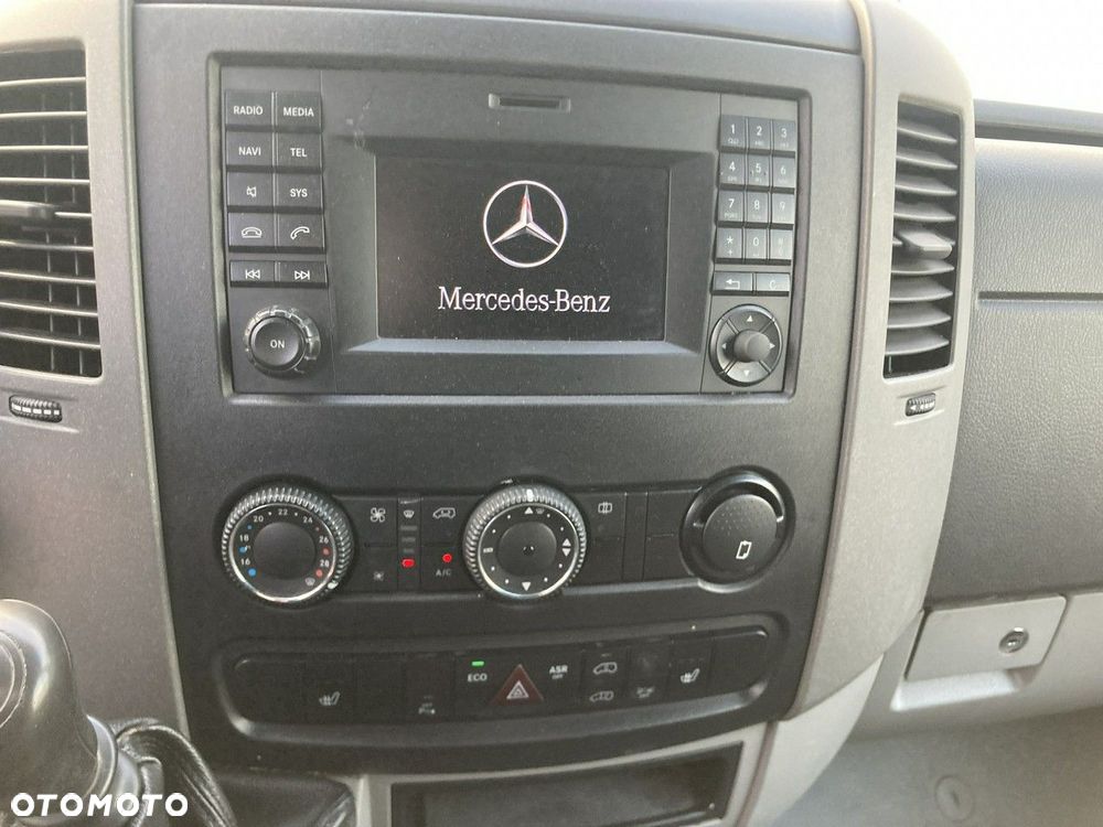 Mercedes-Benz Sprinter - 11
