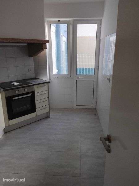 T1 Calç do Tojal c/ 50m2 de terraço privativo, a nao perder - Grande imagem: 3/12