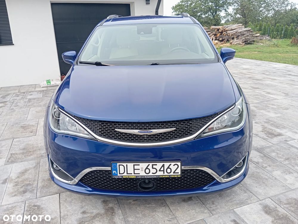 Chrysler Pacifica - 8