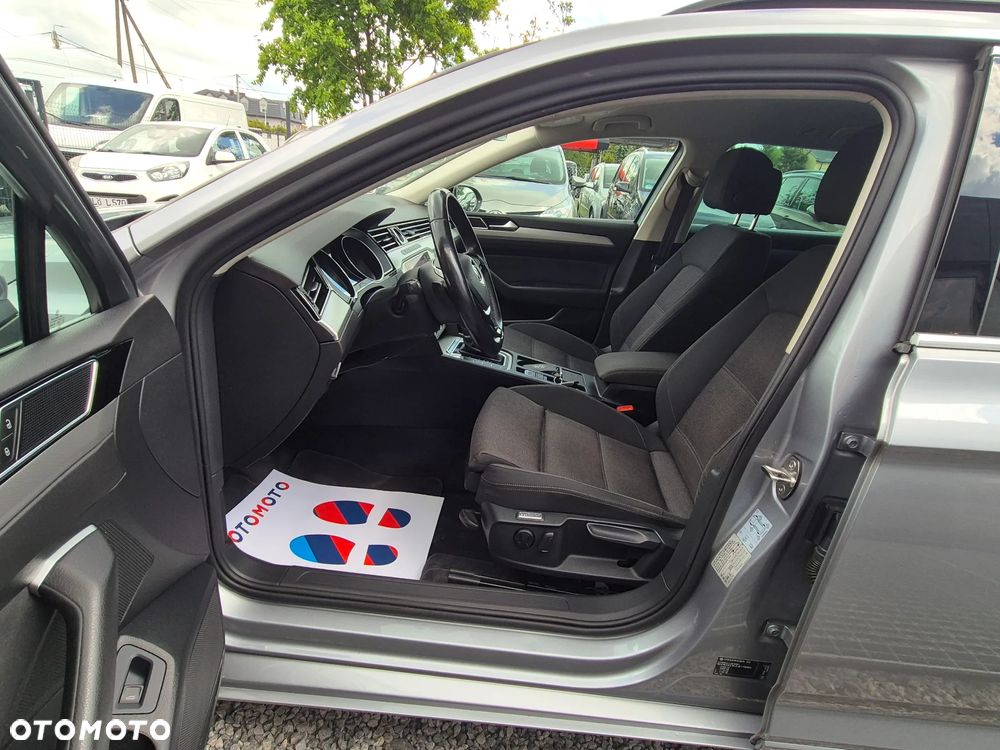 Volkswagen Passat - 22