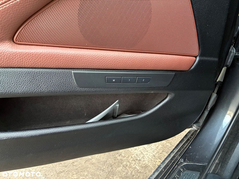 BMW Seria 5 525d Luxury Line - 8