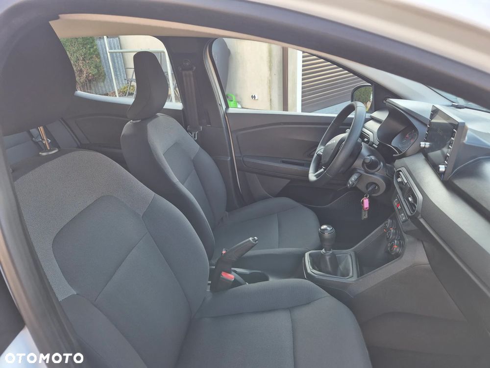 Dacia Sandero - 8