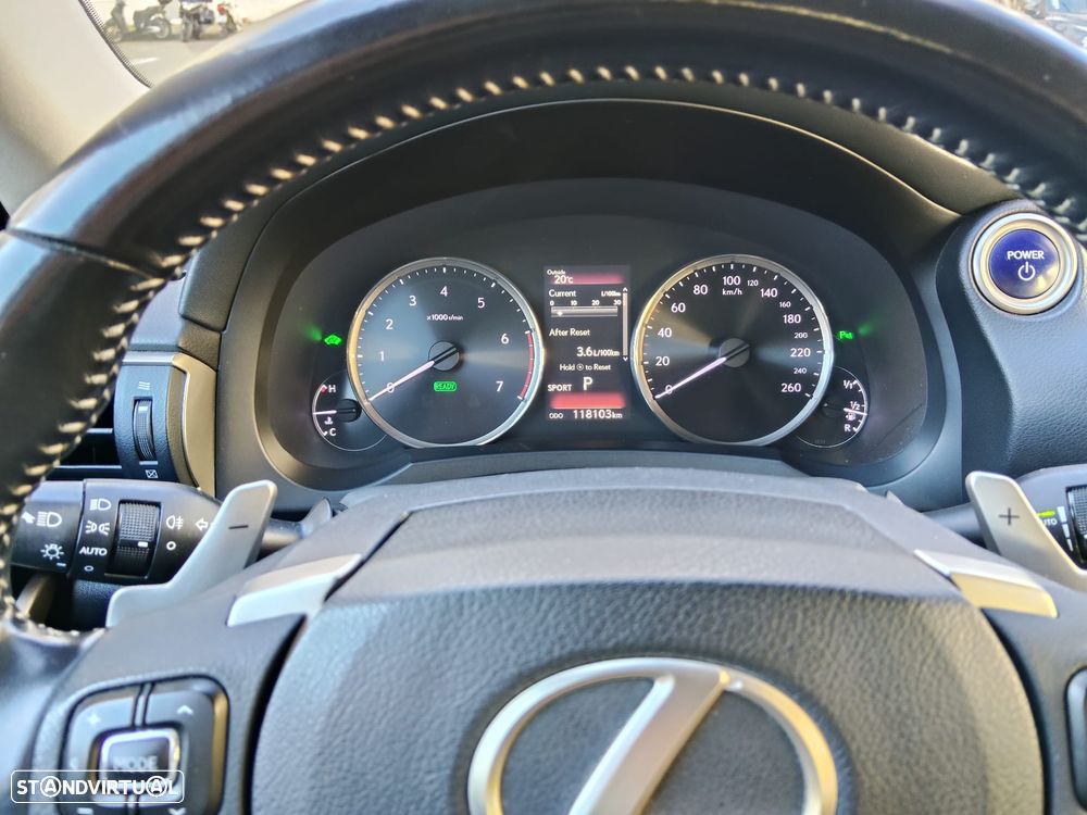 Lexus IS 300H Executive - 2