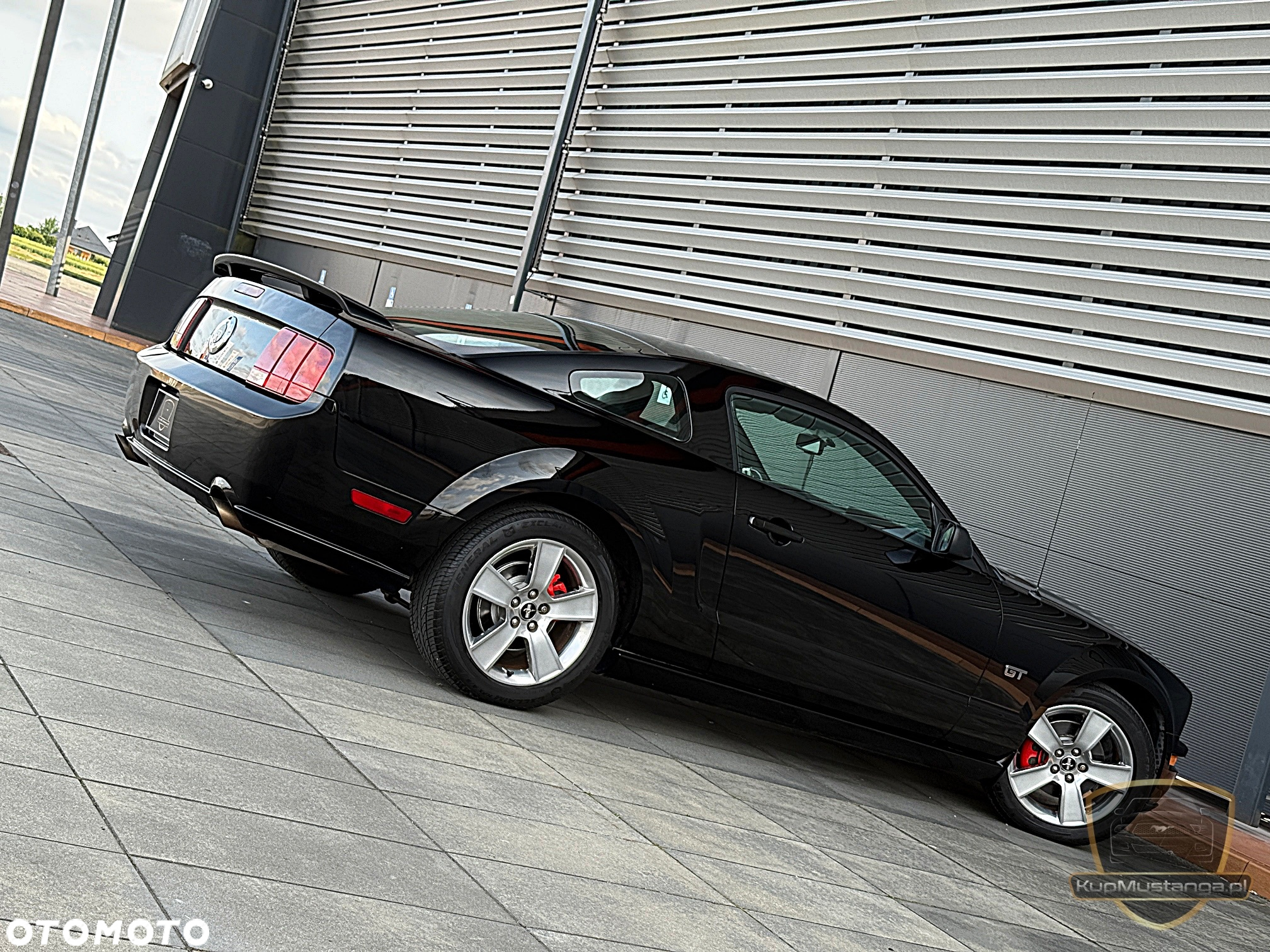 Ford Mustang - 28