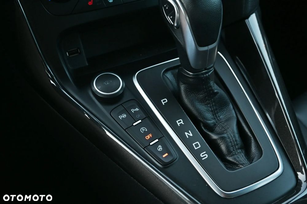 Ford Focus 1.5 EcoBoost Titanium - 36