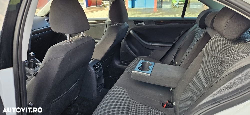 Volkswagen Jetta 1.2 TSI Comfortline - 3