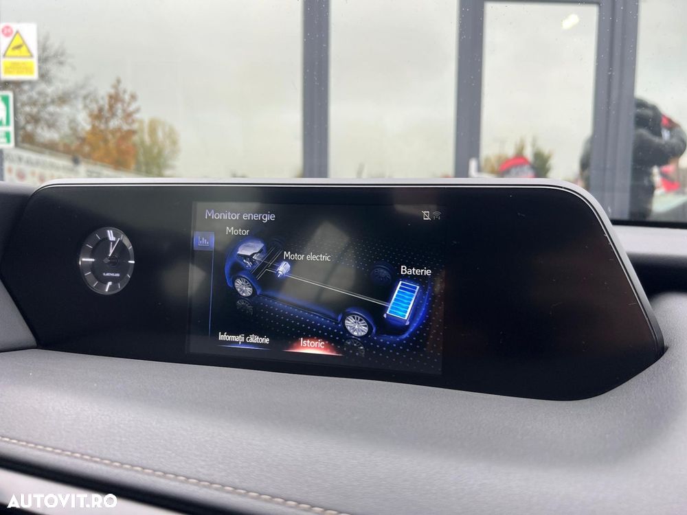 Lexus UX - 11