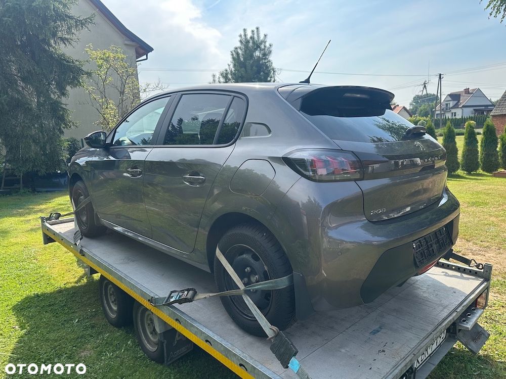 Peugeot 208 - 6