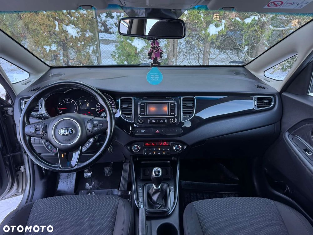 Kia Carens - 6
