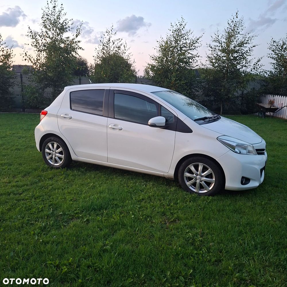 Toyota Yaris 1.4 D-4D Premium - 2
