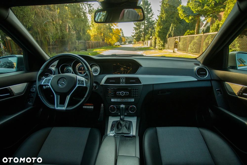 Mercedes-Benz Klasa C 300 CDI BlueEff 4-Matic Avantgarde - 3