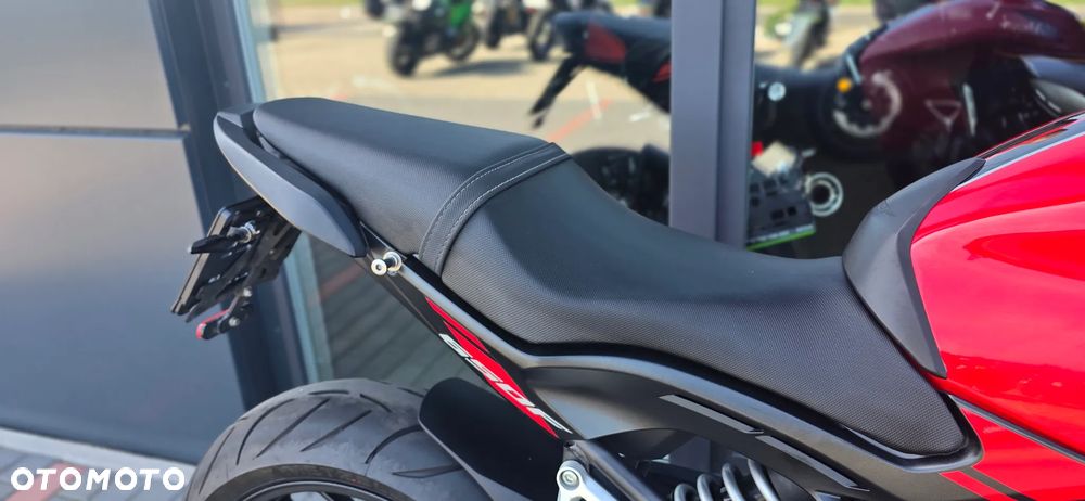 Honda CB - 16