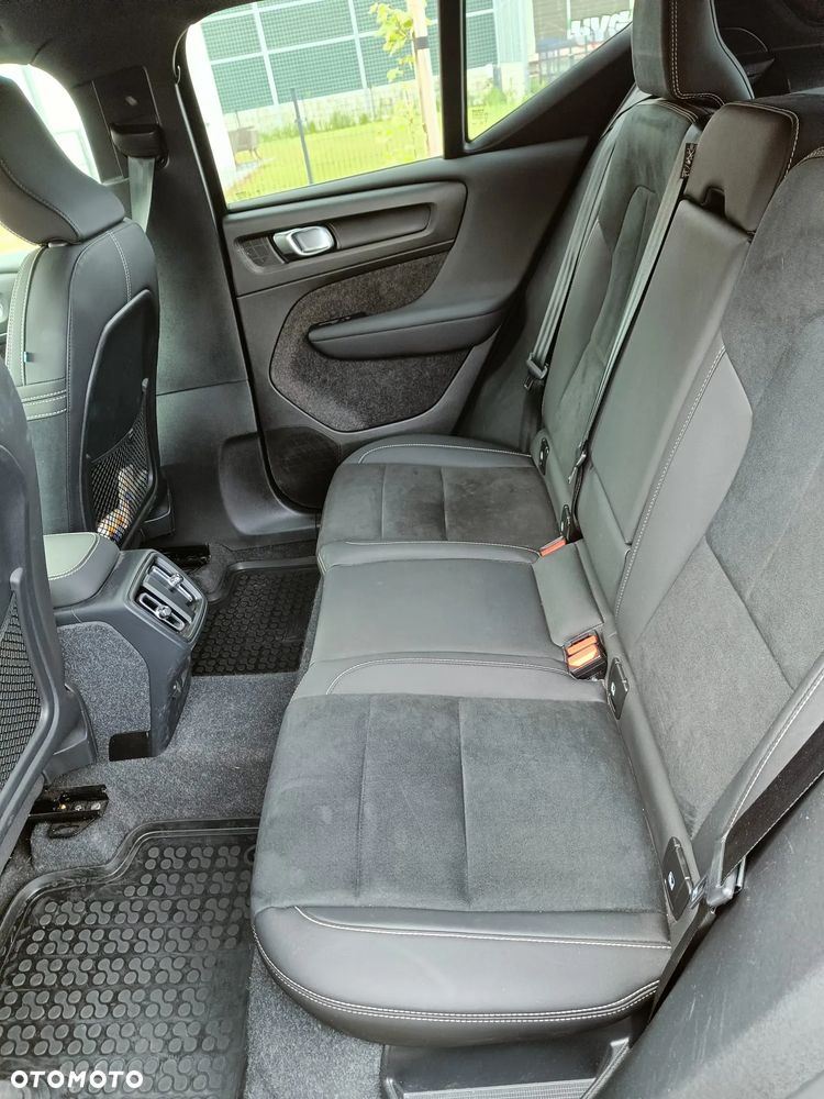 Volvo XC 40 B3 Ultra Dark - 8