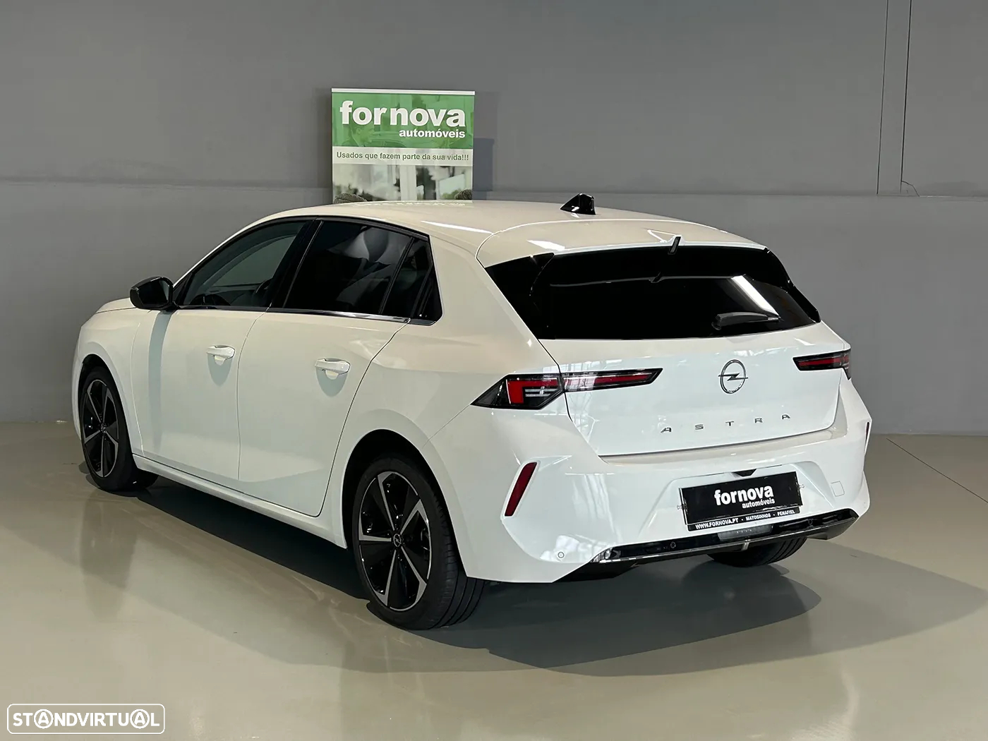 Opel Astra 1.2 T Elegance - 9