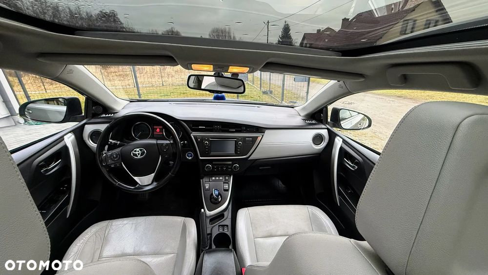 Toyota Auris - 12
