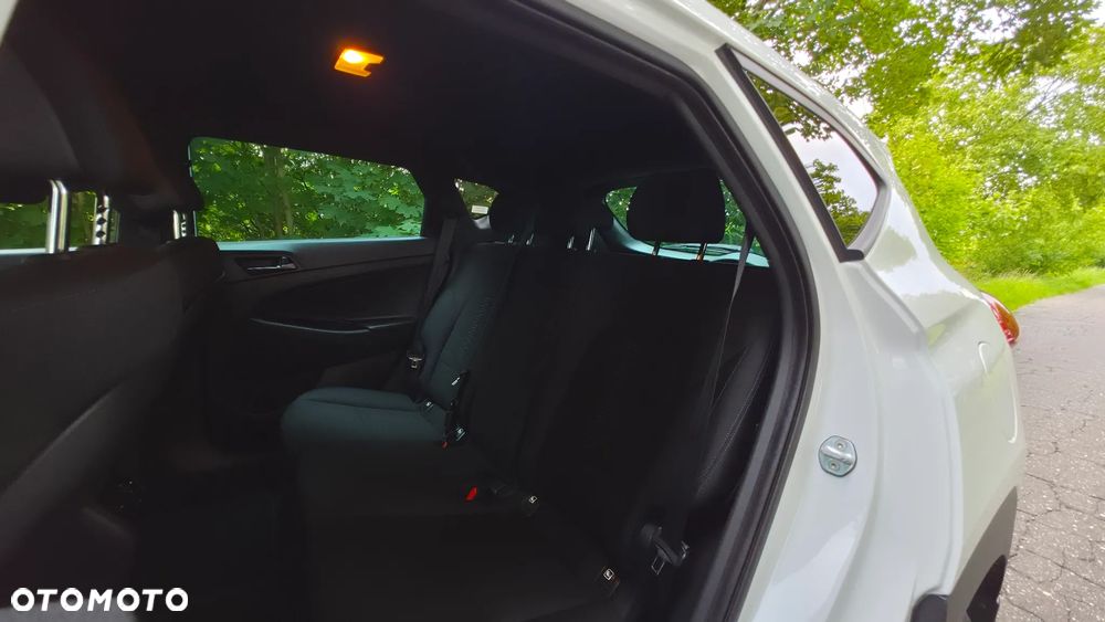 Hyundai Tucson 1.6 GDI BlueDrive GO 2WD - 26