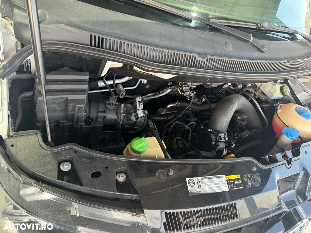 Volkswagen Caravelle - 26