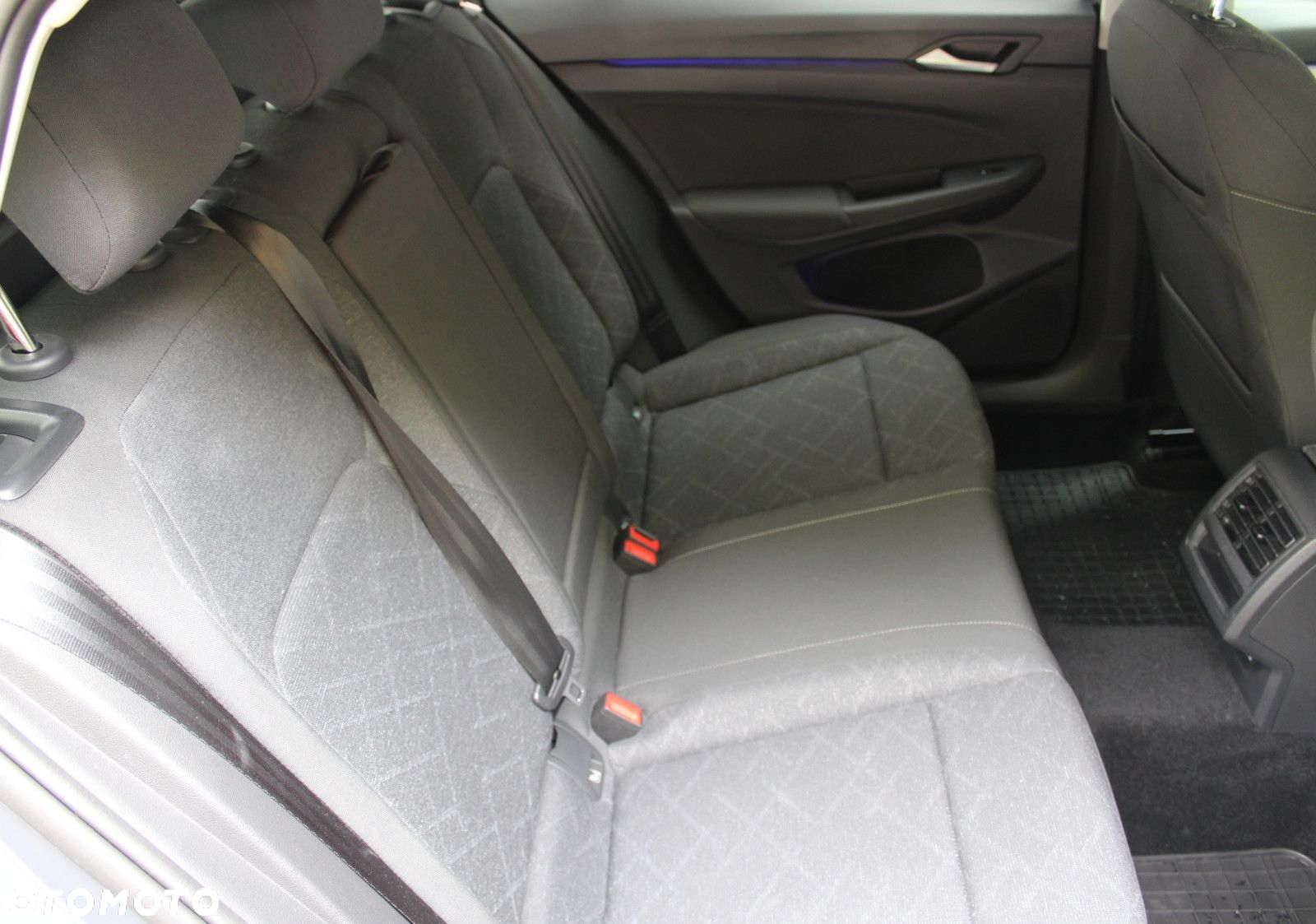 Volkswagen Golf - 16