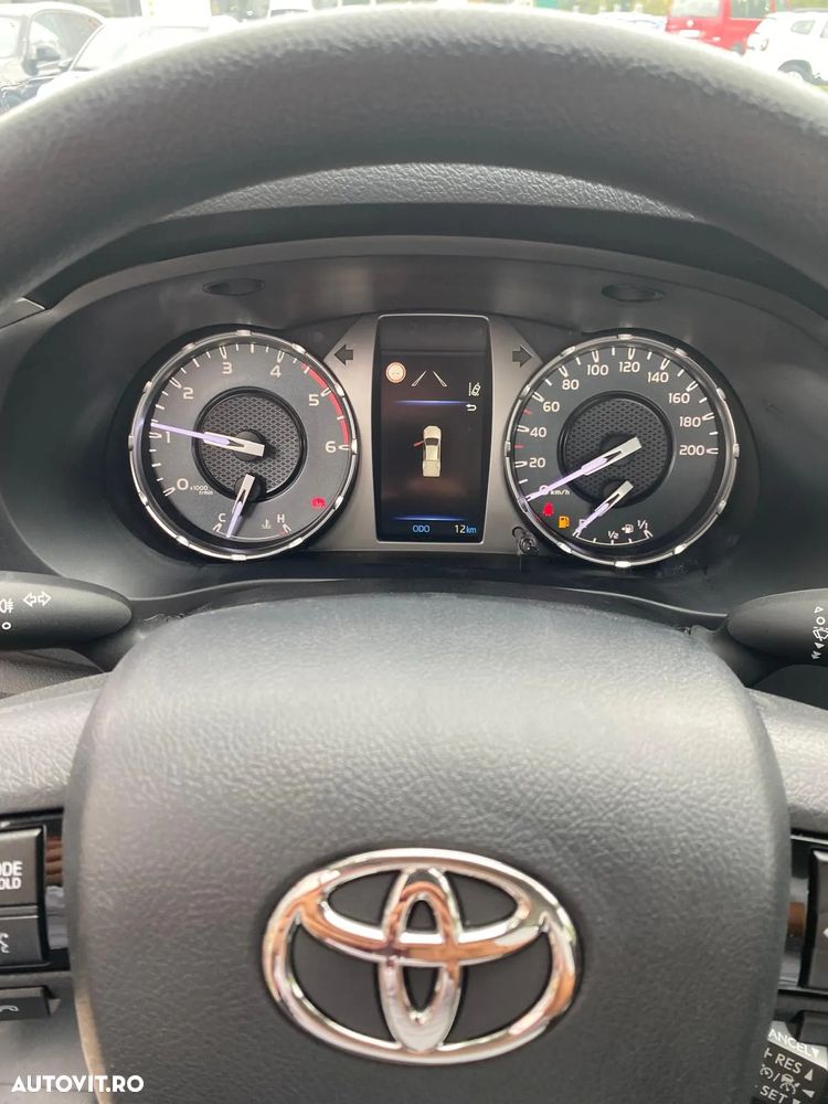 Toyota Hilux 2.8D 204CP 4x4 Double Cab MT Comfort - 10