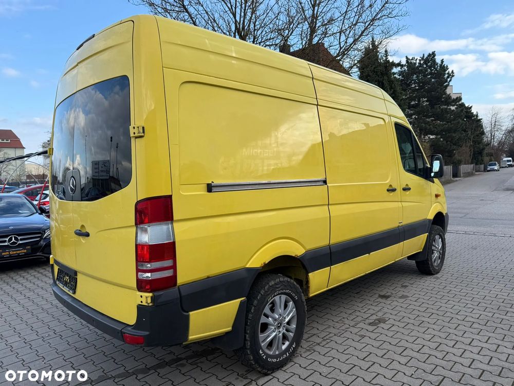 Mercedes-Benz Sprinter - 2