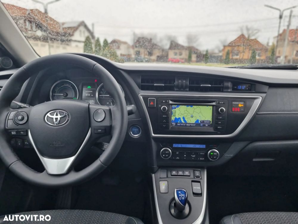 Toyota Auris 1.8 Hybrid Executive - 9