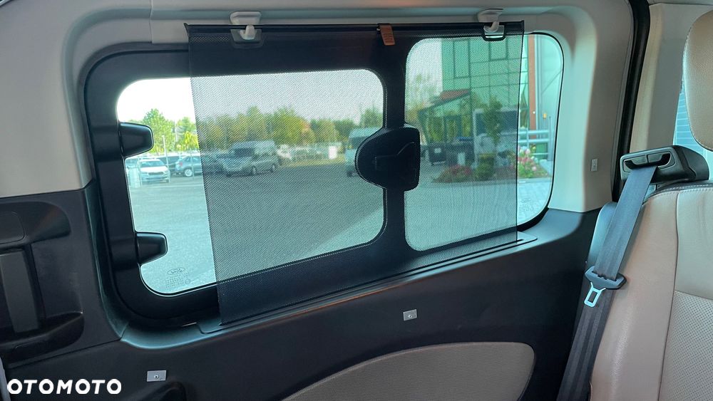 Ford Tourneo Custom - 19