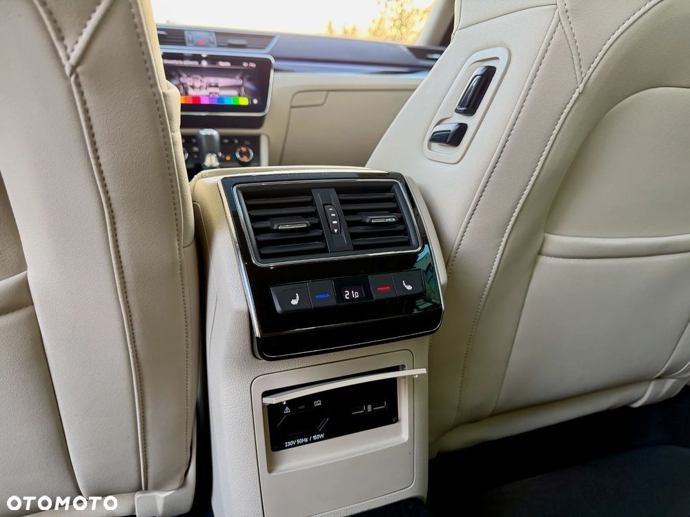 Skoda Superb 2.0 TSI 4x4 L&K DSG - 19