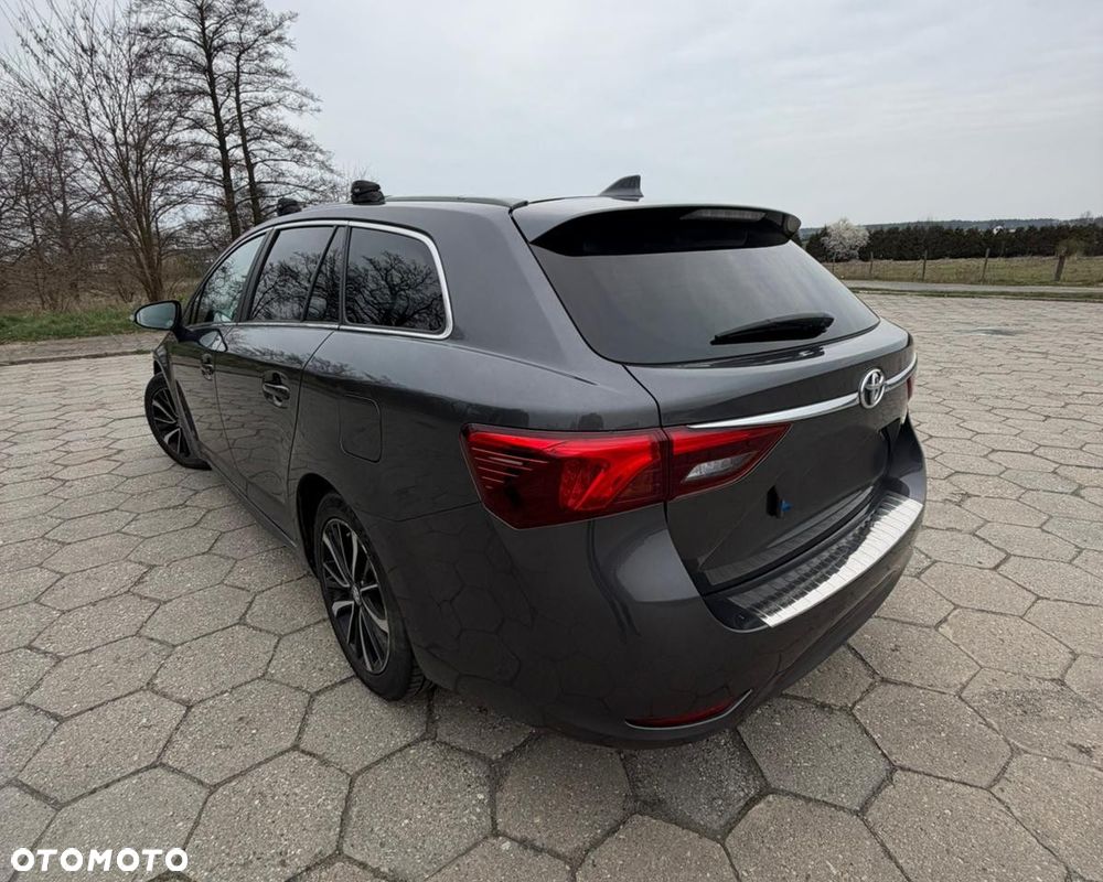 Toyota Avensis 2.0 D-4D Prestige - 4