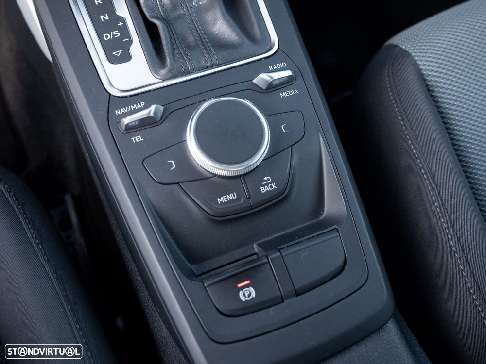 Audi Q2 30 TDI Design S tronic - 40