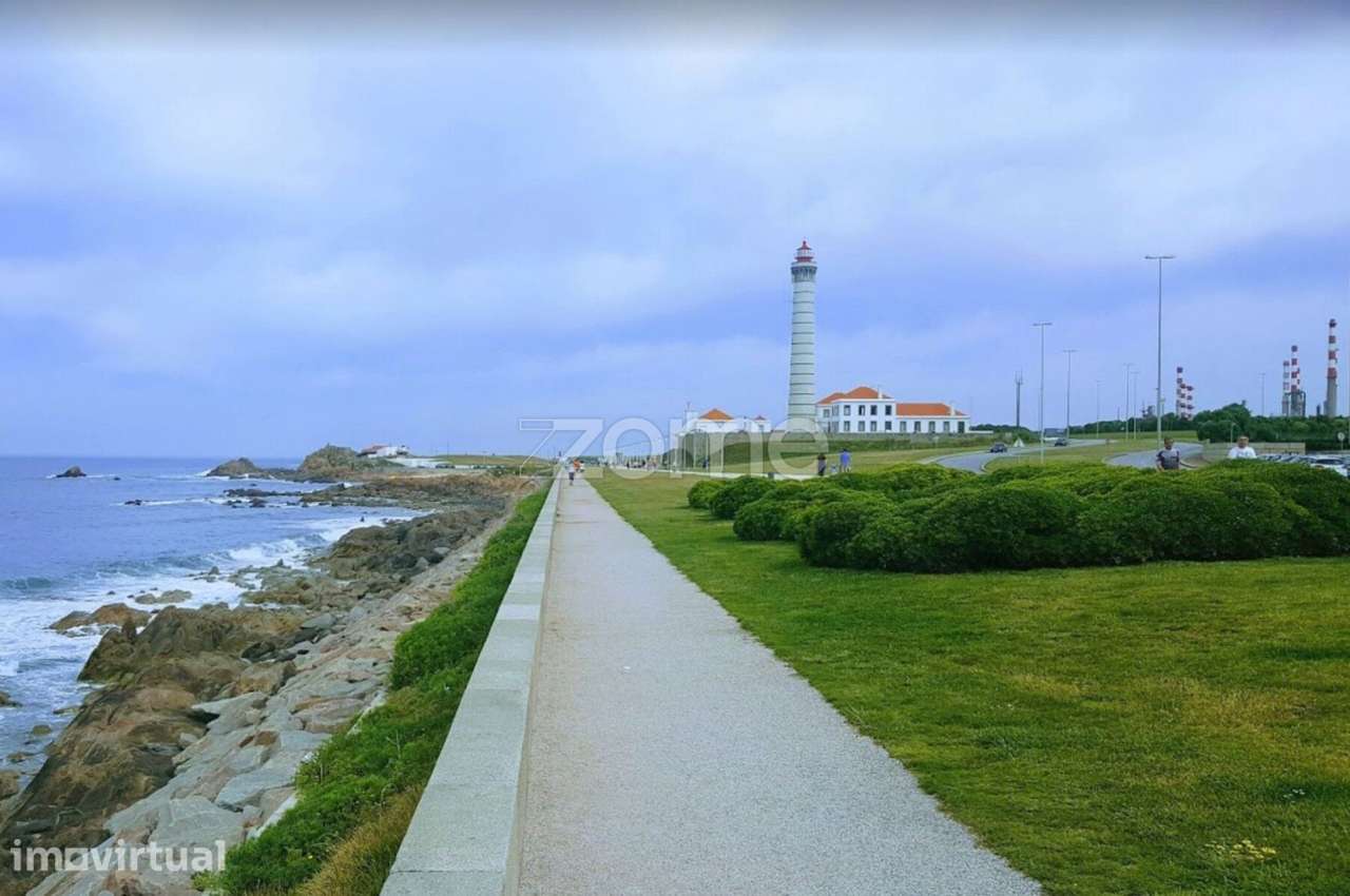 Terreno em Leça da Palmeira (Farol) Frente de Mar - Grande imagem: 2/15