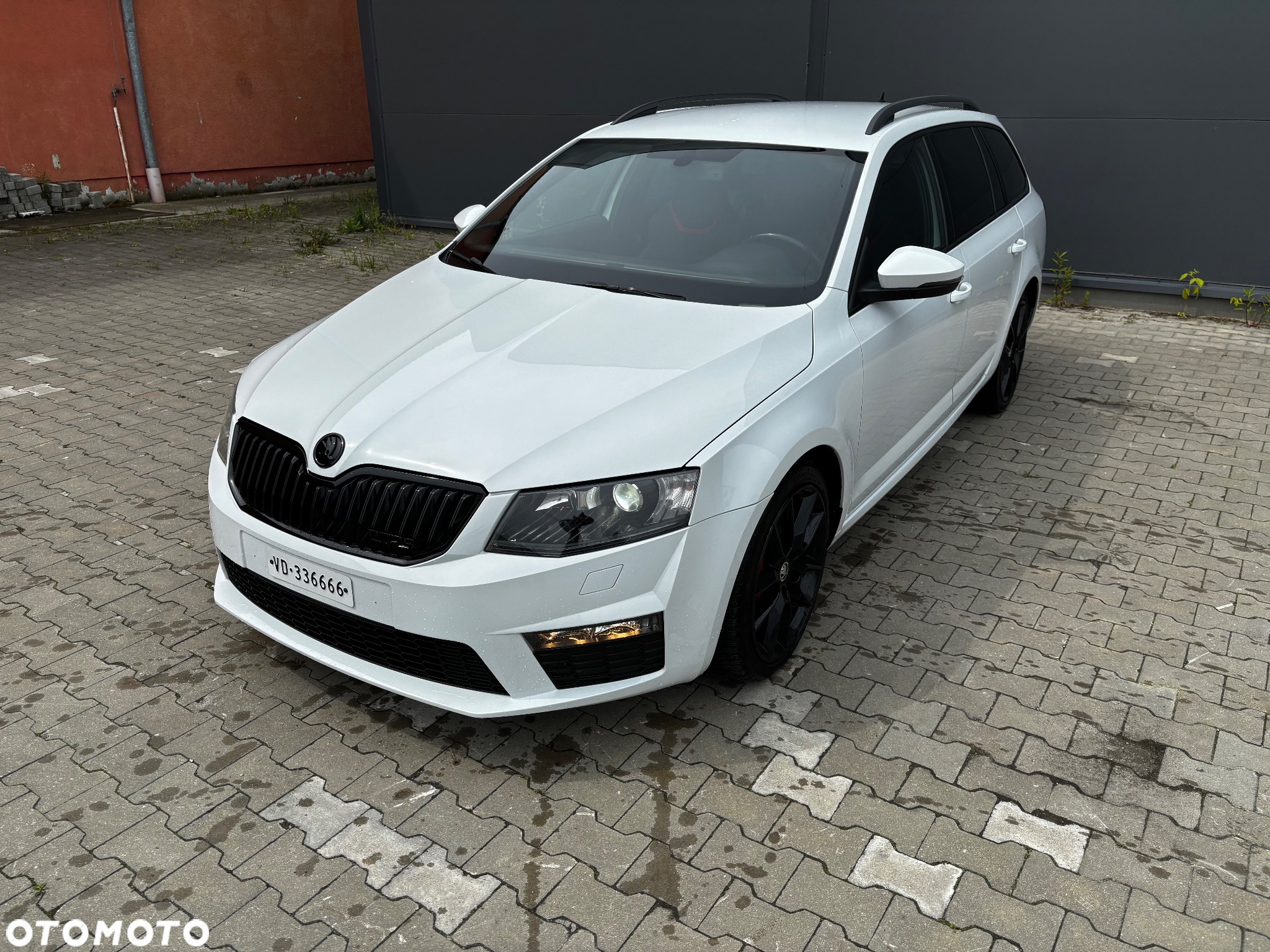 Skoda Octavia 2.0 TDI DSG RS - 18